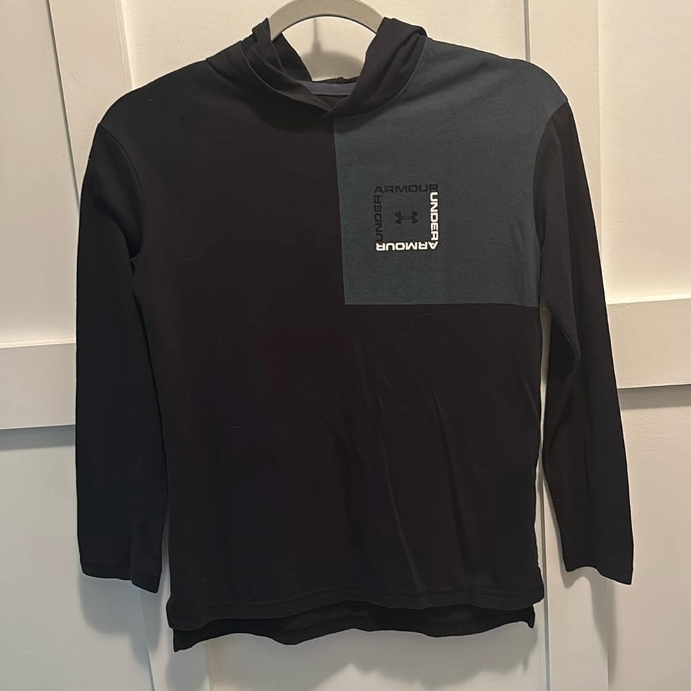 Boys Under Armour black pull over hoodies long sleeve shirt size Youth Large